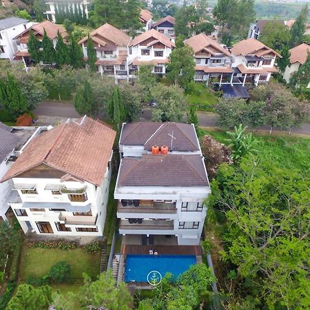 Hikari Hill View Villa 7 Bedrooms With A Private Swimming Pool And Billiard Bandung Bagian luar foto