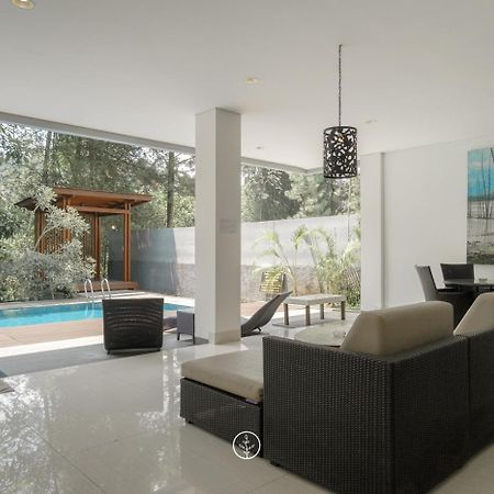 Hikari Hill View Villa 7 Bedrooms With A Private Swimming Pool And Billiard Bandung Bagian luar foto