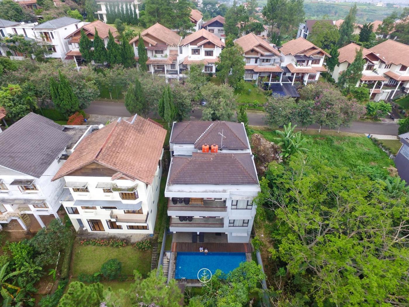 Hikari Hill View Villa 7 Bedrooms With A Private Swimming Pool And Billiard Bandung Bagian luar foto